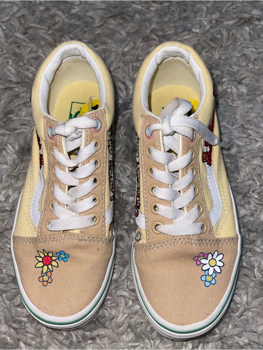 Girls Vans Limited Edition Size 1 Skool X Sesame Street Elmo Shoes Nice!